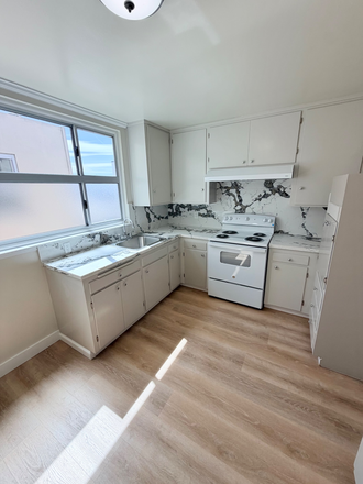 kitchen - 10 min from Campus Apartments
