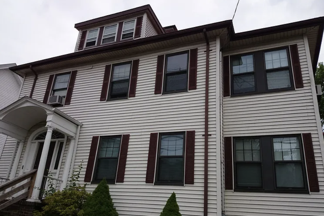 Outside Street View - SINGLE SUBLET ON FOSTER STREET FOR SPRING SEMESTER W/ PARKING House