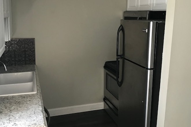 Kitchen - UC/UC Blue Ash STUDENTS!!!! Great Location and area for waitlisted, current, or graduate students!! Apartments