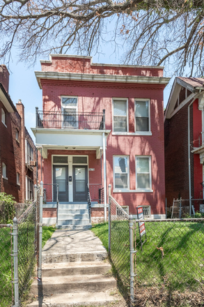 Front - 5875 Washington Blvd., 63112