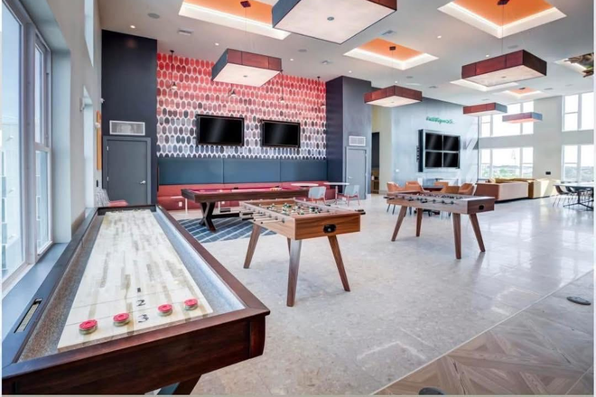 Study/Game Room - UFORA, 4x4 Master Bedroom Apartments