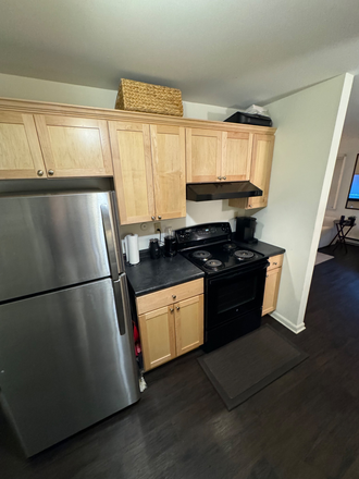 apt 4 2/2026 - Burlington 2 br, 3 blocks from UVM Apartments