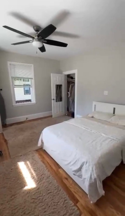1st floor room - 2 Bedrooms available in 3b/1b females house near campus