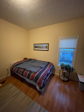 Room 1 cont. - Men's Soccer House, need sublease while studying abroad