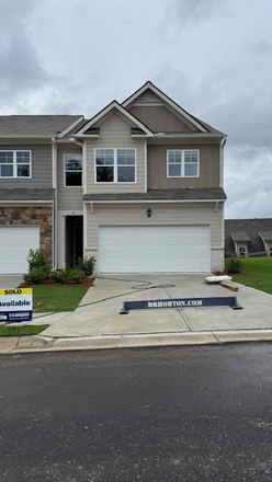 Home - For Rent: 4 Bed / 2.5 Bath Townhome in Dahlonega, GA