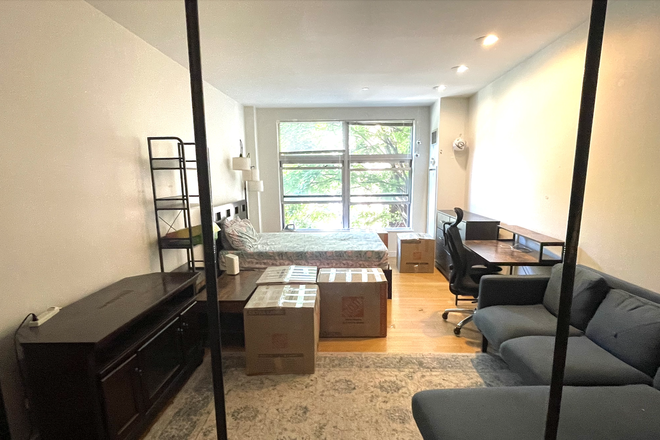 Space to sublet - ASAP Sublet: 2 Min Walk to BU Med Campus. Looking for FEMALE Roommate to live with two D2 girls