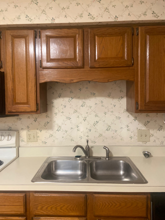 Kitchen - Woodstream Glen Townhome 2BR/2.5 Bath