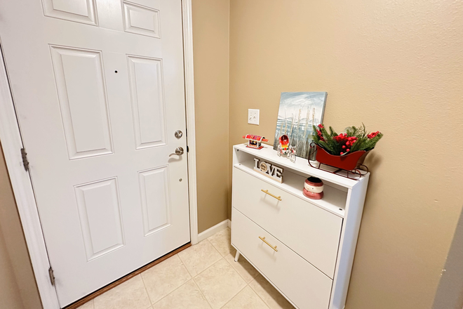 Entrance1 - For Rent – 4 Beds 2 Full Baths = $2200/Month House