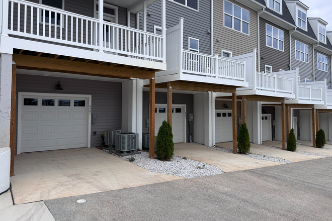 View of the garages - BRAND NEW Townhome