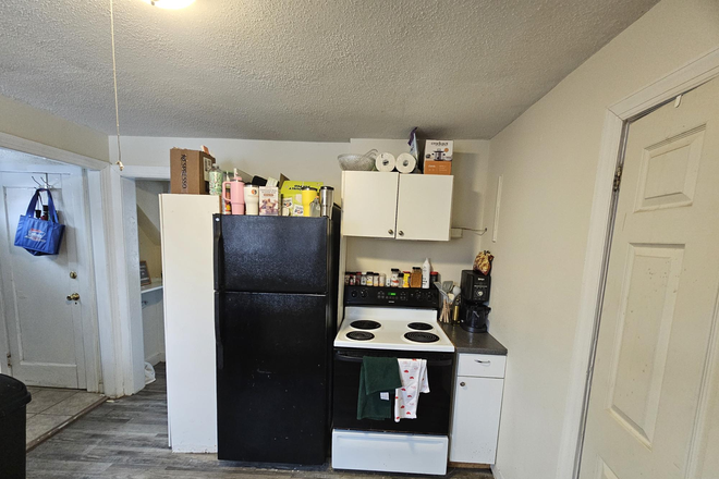 Kitchen - 213 N. Eagleville Rd - Walking Distance to Class/On Campus Shuttle line! House