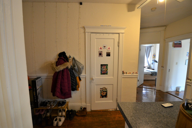 Photo - Renovated 3 Bedrooms inFenway across Target walk to Campus No Fee 9/1/26 Apartments