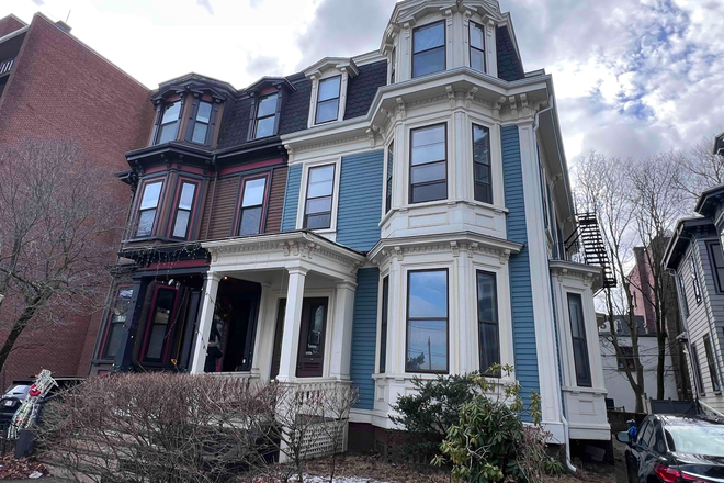 Exterior - Renovated 2 Bedroom on Bus Lines!  Broadway at Main St Townhome