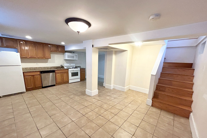 Kitchen - Spacious 2 Floor 3 bed 1 bath near NEU/Berklee Apartments