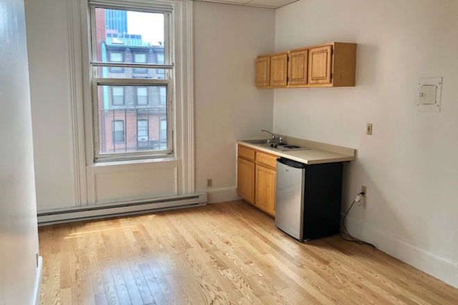 STUDIO - NO BROKER FEE - UNFURNISHED STUDIO AT 405 BEACON STREET AVAILABLE MARCH 1, 2025 Apartments