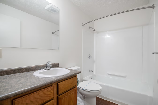 Bathroom - Private Room in 2BD 1BA Apartments