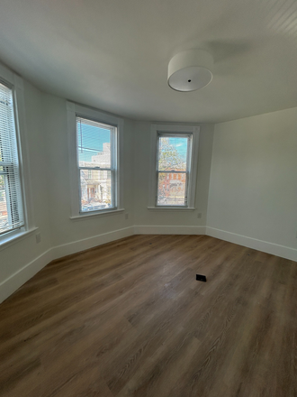 3 - AVAILABLE NOW! Sweet 5 bed/2 bath, Pets Friendly, close to MBTA, No Fee! Apartments