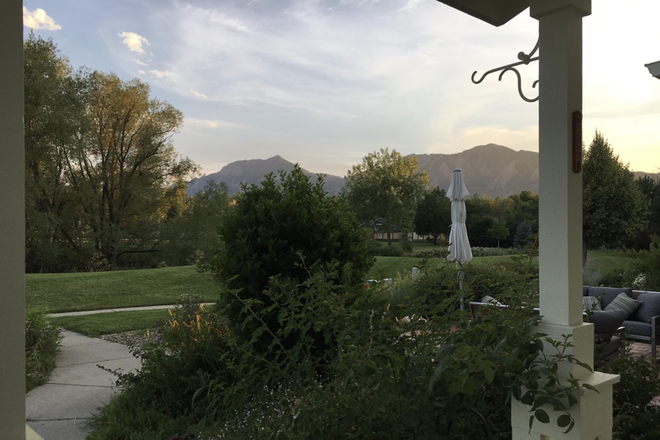 Back Yard - Room available across from CU East Campus