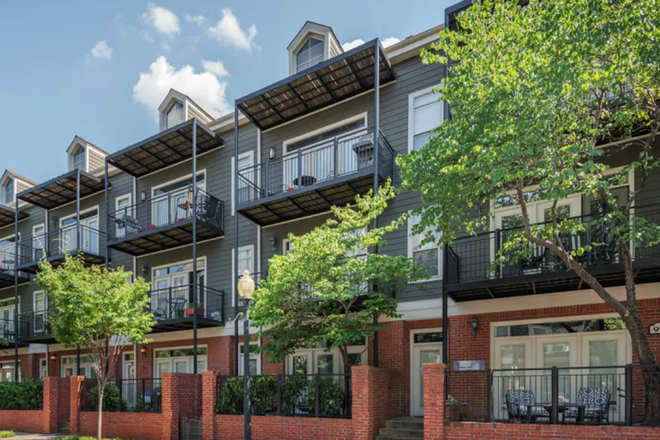 Outside - Island Park & Harbor Town Square Apartments