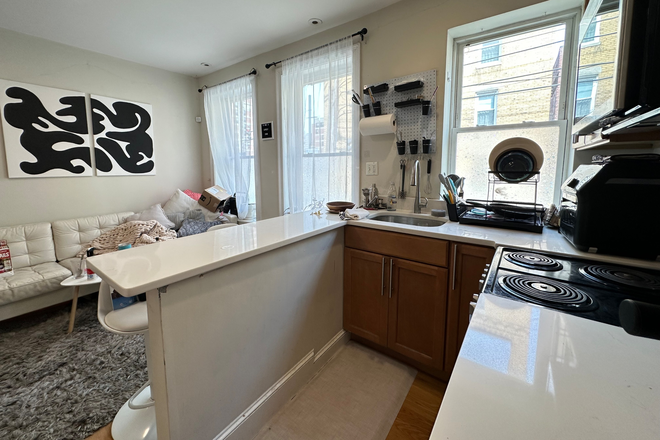 Kitchen - LAUNDRY IN UNIT! 4Bed/2Bath w/ GREENLINE OUTSIDE!