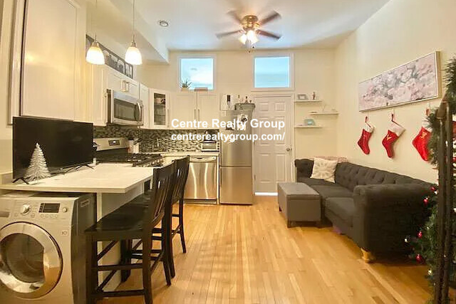 living - LOCATION!!! GORGEOUS 3 BED/2 BATH CLOSE TO CAMPUS!!! Apartments