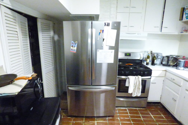 Kitchen - 3529 O Street NW House