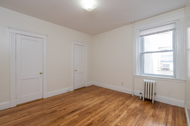 Visit hubrealtyproperties.com - Handy studio, great location in Brigham Circle, free month rent