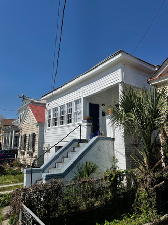 front entrance of elevated home - Charming 1-bedroom duplex close to MUSC and Hampton Park