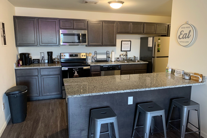 Kitchen - Large 4 bedroom 4 Bath unit Apartments