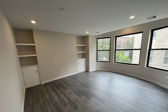 living room - GORGEOUS 2BEDS 1 BATH - AVAILABLE NOW Apartments