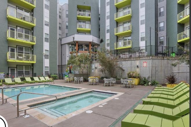 pool - 2125 Franklin Apartments