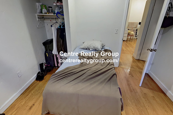 - - Close to Campus!! Heat & Hot Water Incld, Laundry in Building Apartments