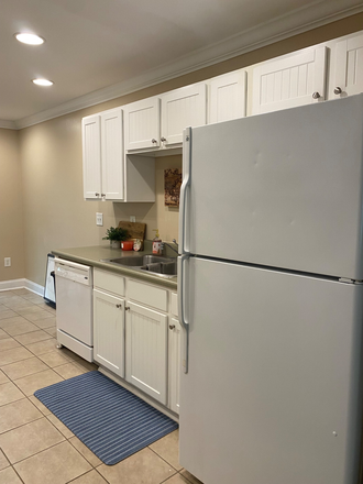 Kitchen - The Woodlands Apartments