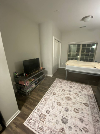 bedroom - Overlook at Notre Dame Apartments