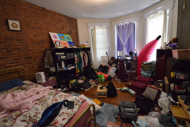 Bedroom - 2 Bed Available 9/1/25! *CONTACT NOAH 603-470-8181* Apartments