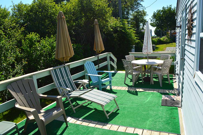 Porch - 5 Margaret Street Apartments