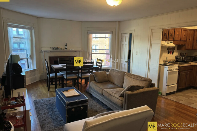 Call NOW for showings! 617-236-8550 - BEACON ST - TOP FLR 3BR/1BA IN KENMORE SQUARE BROWNSTONE FOR *6/1/2025* W/ BAY WINDOW, FIREPLACE Apartments