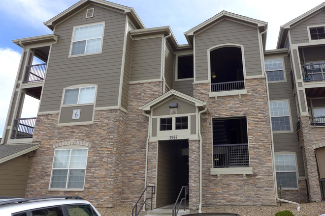 1 - AVAILABLE 9/5: 2955 Blue Sky Cir #6-304