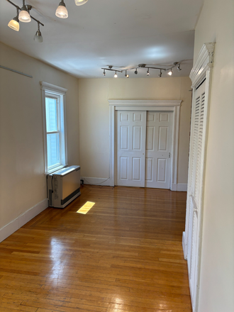 Living Room/Entry - Beautiful 3 bed 2 bath steps from Central Square Apartments