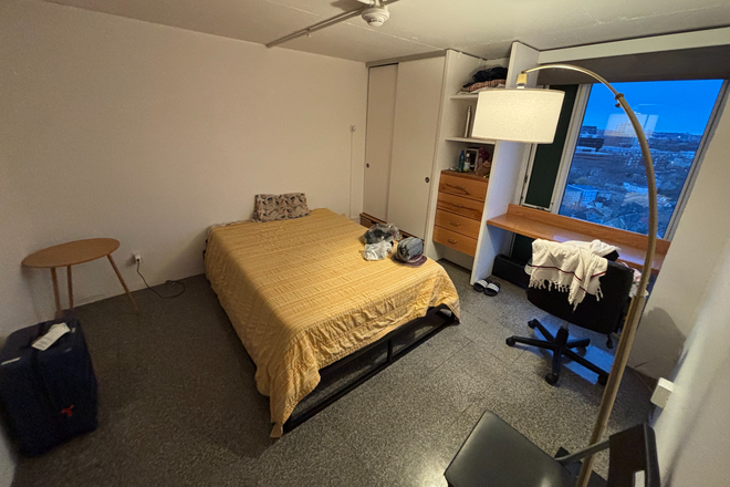 Bedroom - Peabody Terrace Apartments