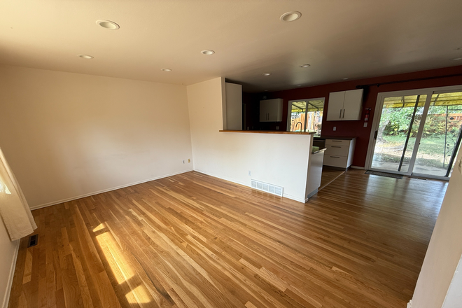 2 - AVAILABLE NOW!: 4205 Aurora Ave House