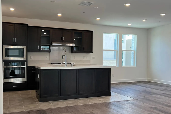 Shared Kitchen - Room for rent in 3Roots Community