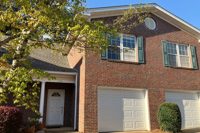  - Asbury Hills Condominiums-2428 E. University,  Unit 1106
