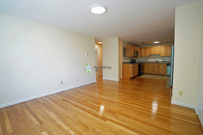 1 - SEPT 2024-AWesome Brookline 2 bed with H/HW inc. NO Fee !! Apartments