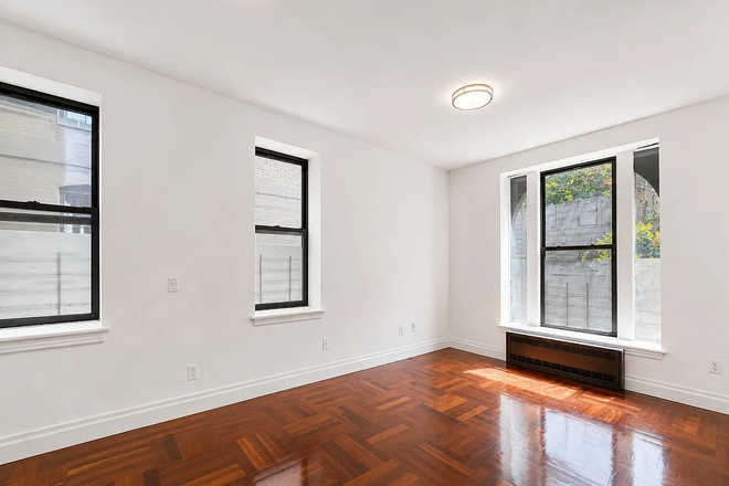 Living room - Large bedroom in Upper West Side Apartments