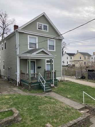 Front of house - 1615 Potter LEASING FOR 2024! House