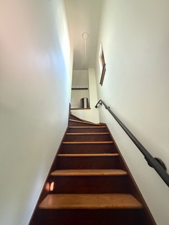 Private Entrance - Clean + Quiet + secure Studio Apartment close to campus