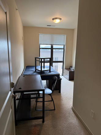 Room - Varsity Apartments UMD