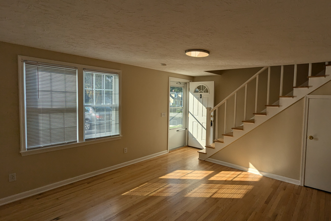 entry - 2 BR Apartment Home near downtown Christiansburg