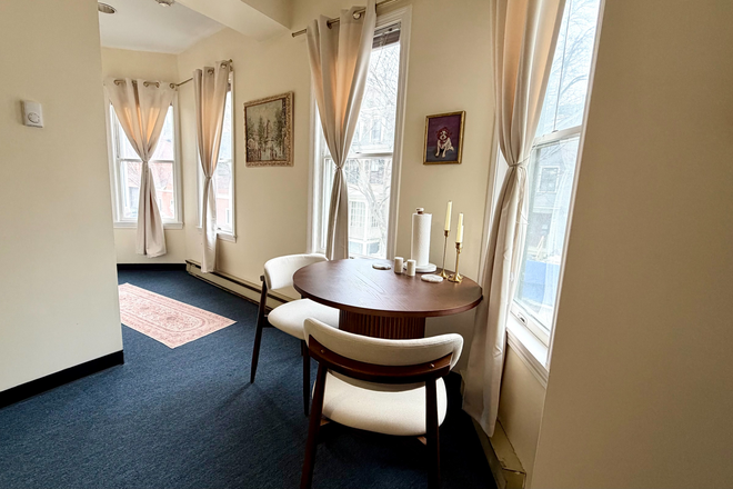 Dining table - Spacious French Style Fully Furnished Apartment Next To Harvard Yard