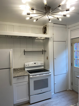 Kitchen - Newly Renovated Home Steps From Georgetown Hospital and Campus
